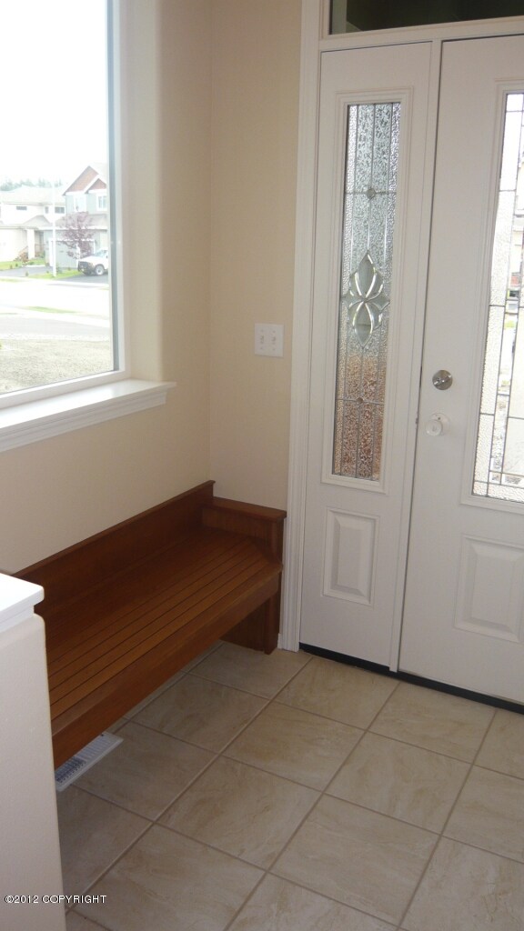Tiled Entry with Bench