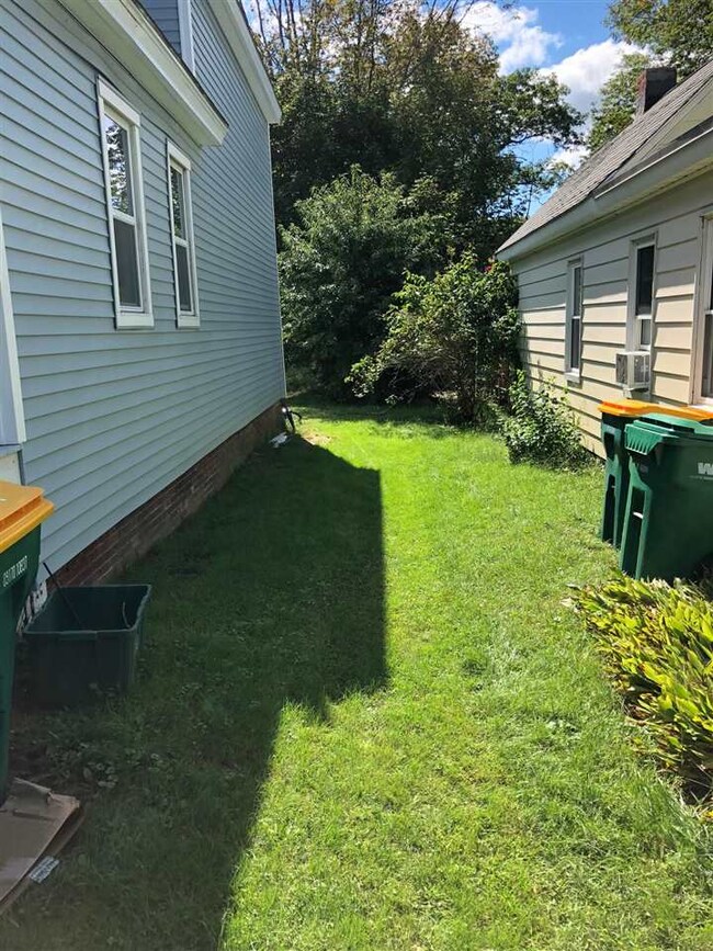 13 Pickering Rd, Rochester, NH 03839 - photo 5