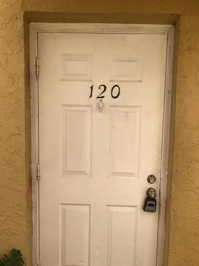 6031 10th Ave N unit 120, Greenacres, FL 33463 - photo 5