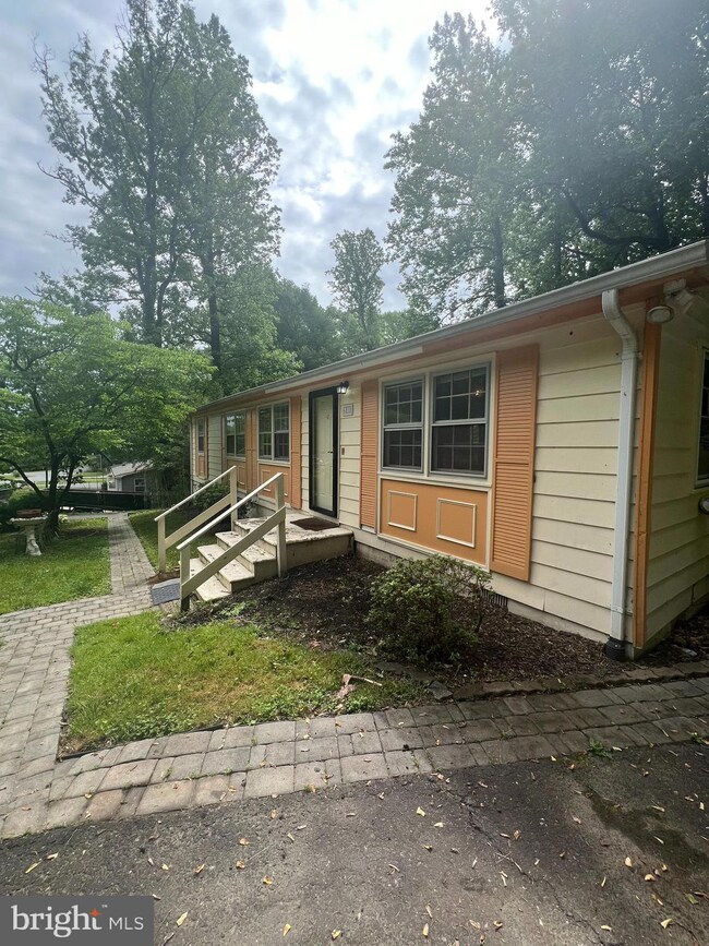 6810 Fawn Cir, Fredericksburg, VA 22407 - photo 3