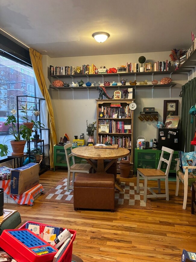 unlisted-address, Chicago, IL 60625 - photo 2