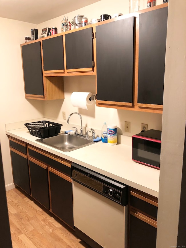 49 Canterbury Rd unit K, Plainfield, CT 06374 - photo 3