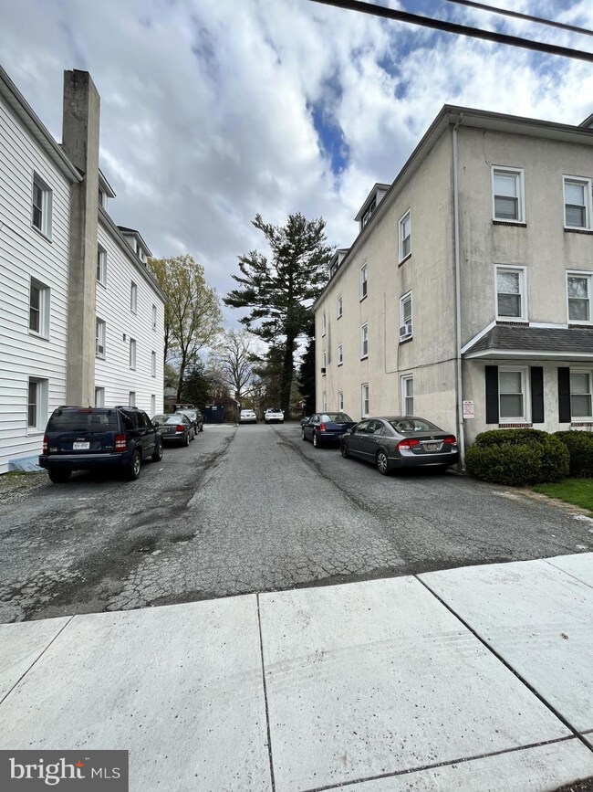 11 New St unit 1, Newark, DE 19711 - photo 2