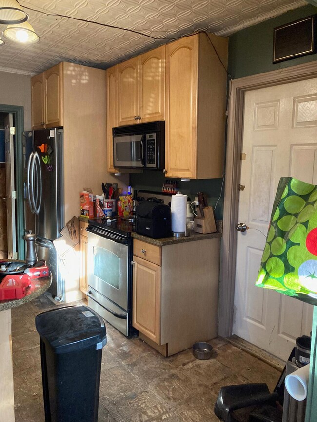 25 Lambert St, Biddeford, ME 04005 - photo 5