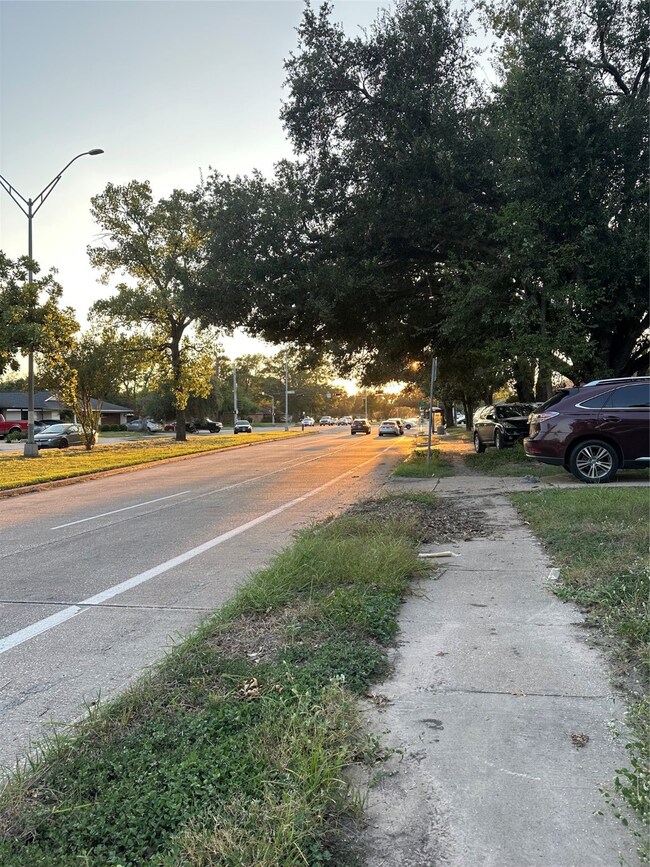 5418 W 43rd St, Houston, TX 77092 - photo 7