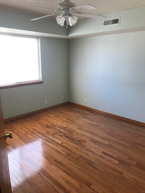 4702 Chadwick Rd unit 8, Cedar Falls, IA 50613 - photo 3