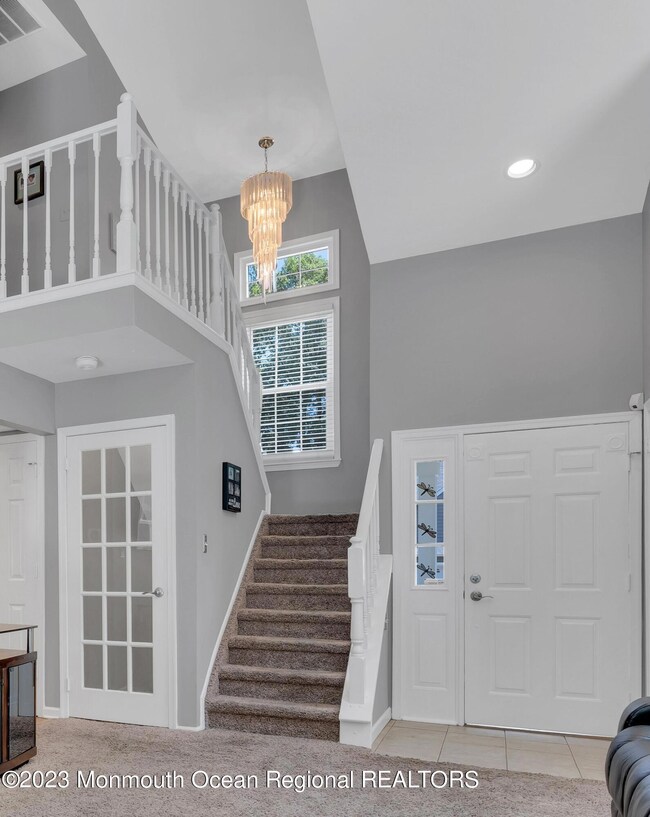 7 Spruce Hollow Foyer