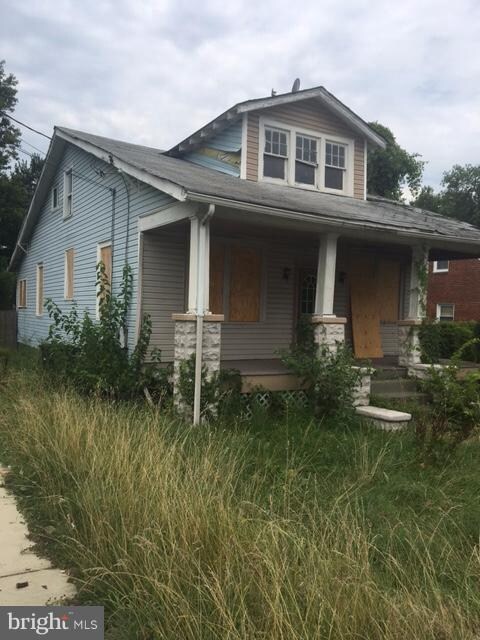 407 Addison Rd S, Capitol Heights, MD 20743 - photo 2