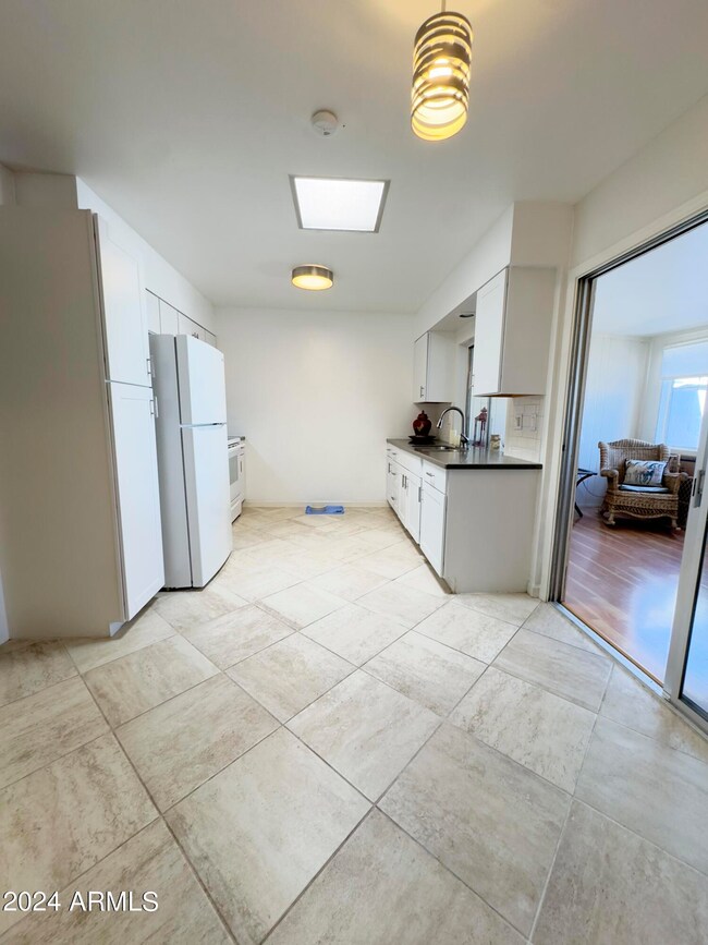 13263 N 110th Ave unit 15B, Sun City, AZ 85351 - photo 6