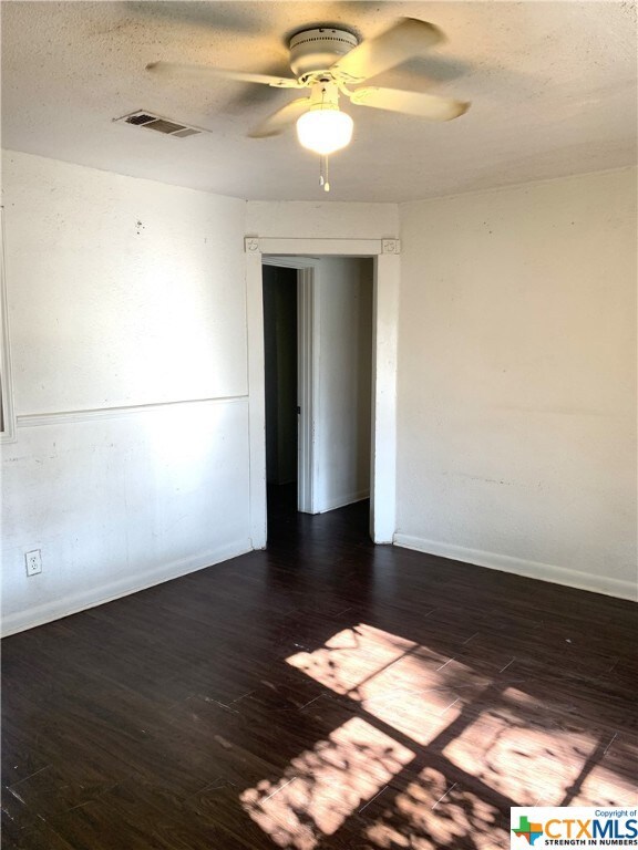 206 W Avenue A, Copperas Cove, TX 76522 - photo 4