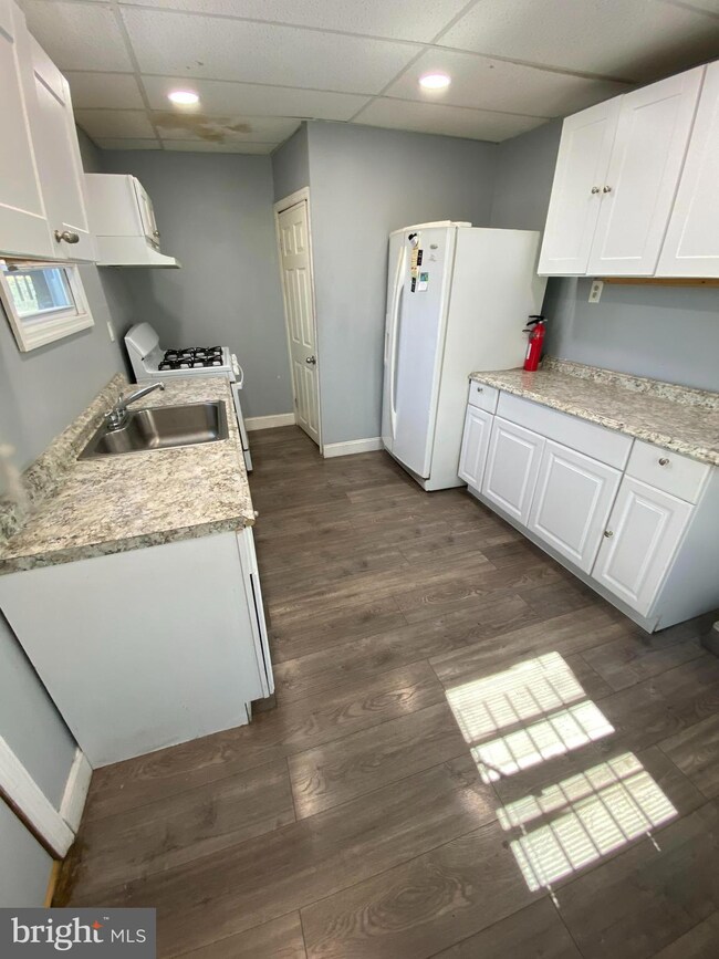 917 S 5th St, Camden, NJ 08103 - photo 4