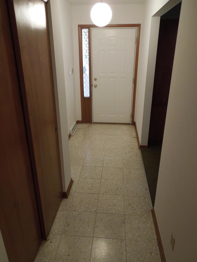 1616 Sienna Ln N, Columbus, OH 43229 - photo 4