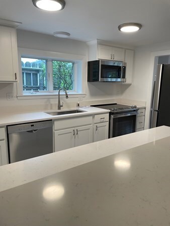 53 Allerton Place unit B, Marblehead, MA 01945 - photo 5