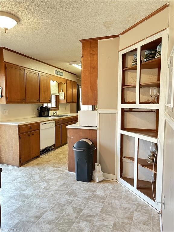 eat in area of kitchen