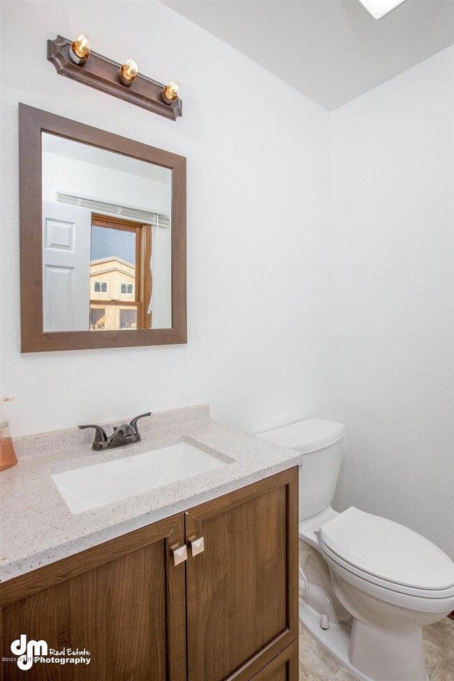 01-Bathroom 2-ELKO4732