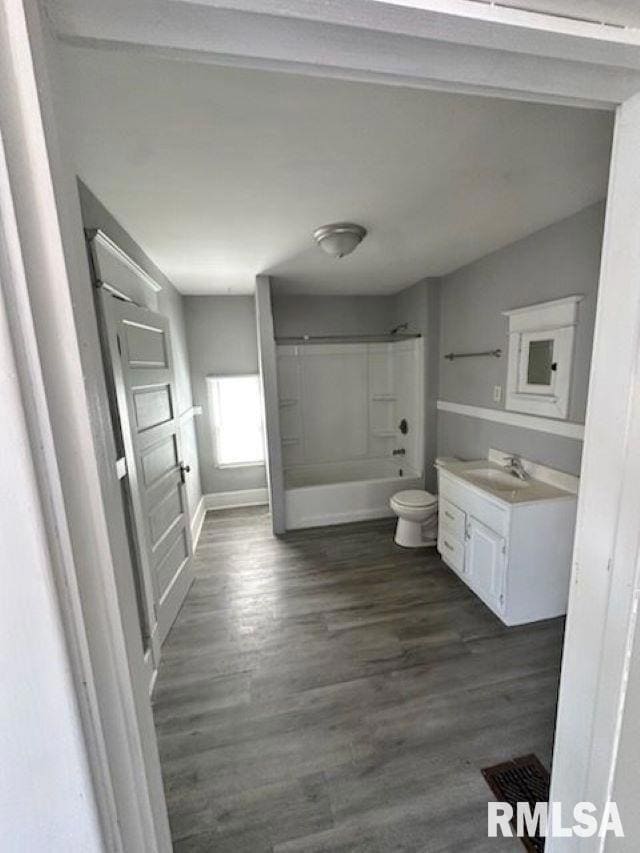 1321 W 13th St, Davenport, IA 52804 - photo 7