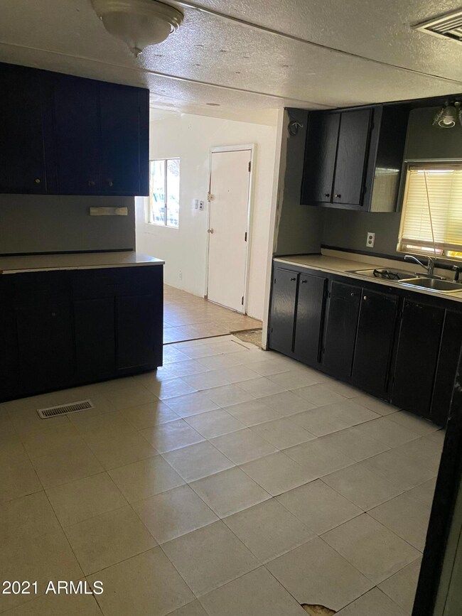 1110 W Estes Way, Phoenix, AZ 85041 - photo 5