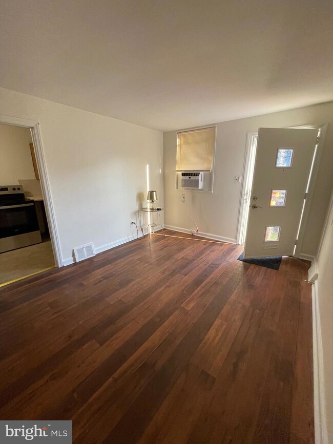 817 E 27th St, Wilmington, DE 19802 - photo 3