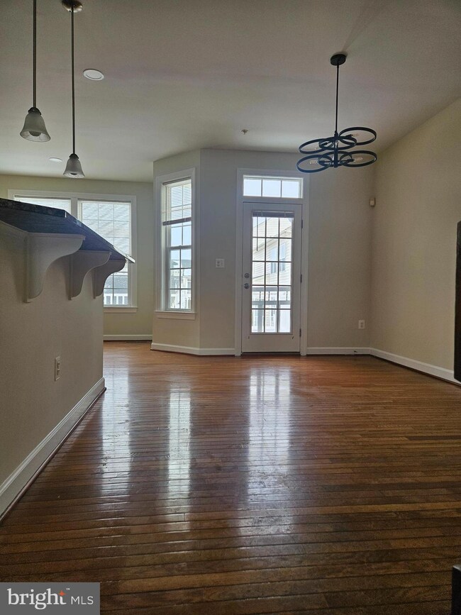 11707 Skylark Rd, Clarksburg, MD 20871 - photo 5