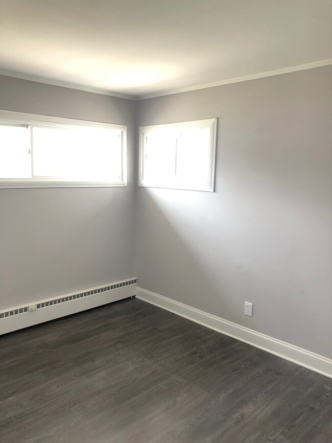 627 N Lewis Ave, Waukegan, IL 60085 - photo 7