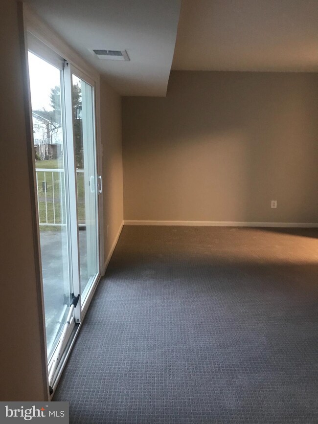 14479 Saint Germain Dr, Centreville, VA 20121 - photo 2