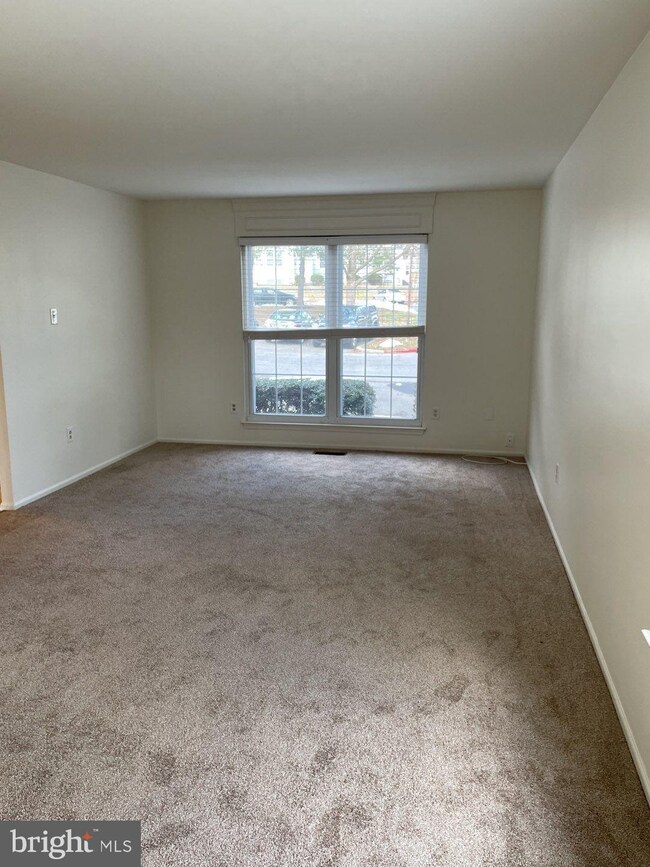 7422 Setting Sun Way, Columbia, MD 21046 - photo 4