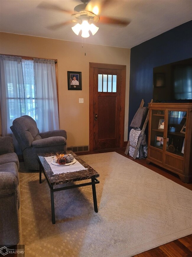 1106 Byron St, Stratford, IA 50249 - photo 6