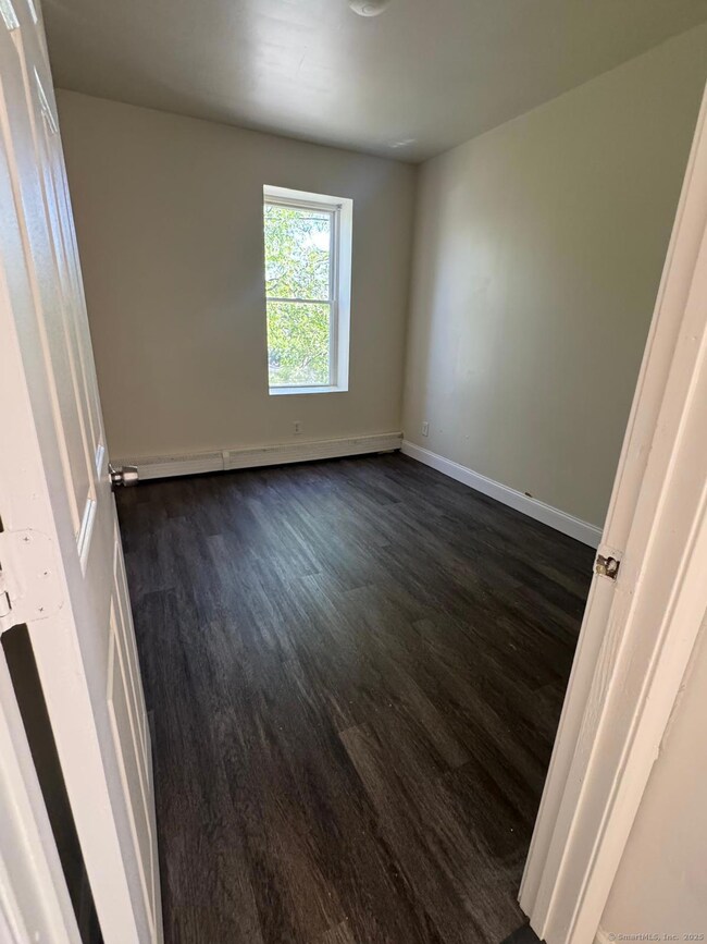 1053 E Main St, Bridgeport, CT 06608 - photo 4