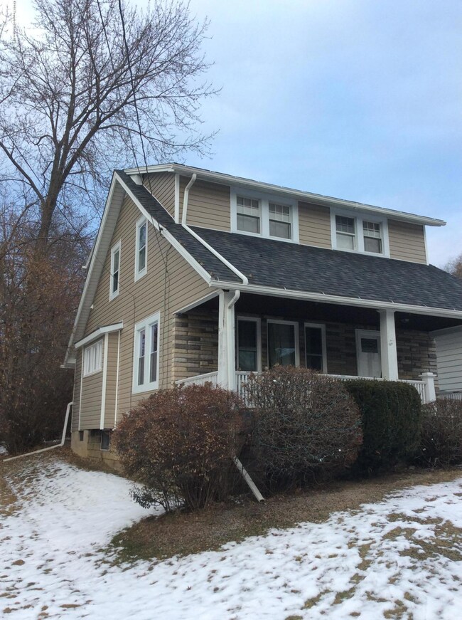 807 Butler St, Dunmore, PA 18512 - photo 3