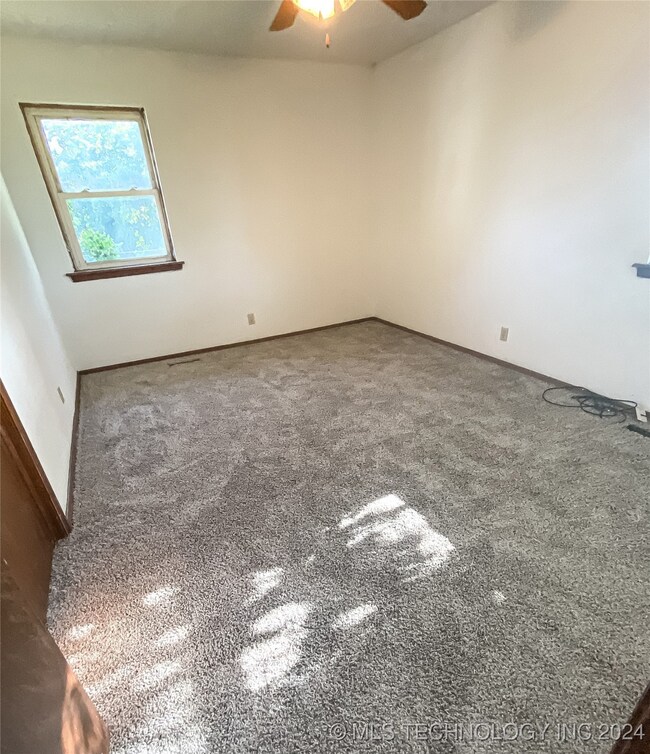 9602 E 9th St, Cushing, OK 74023 - photo 7