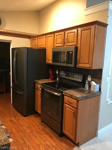 Kitchen GE Slate Appliances