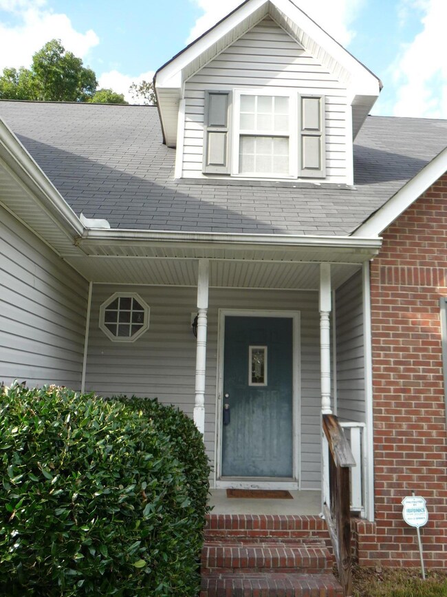 02 - Brick & Vynl Low Maintenance