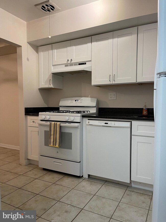150 G St SW unit 151, Washington, DC 20024 - photo 7