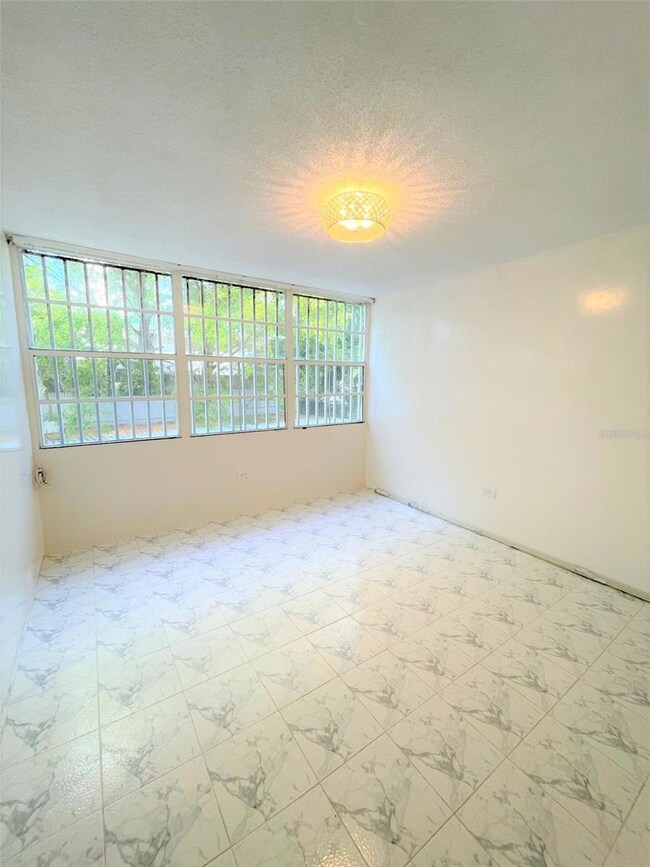 1367 Luchetti St unit 2, San Juan, PR 00907 - photo 3