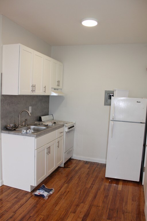 487 E Broadway unit 3, Boston, MA 02127 - photo 3