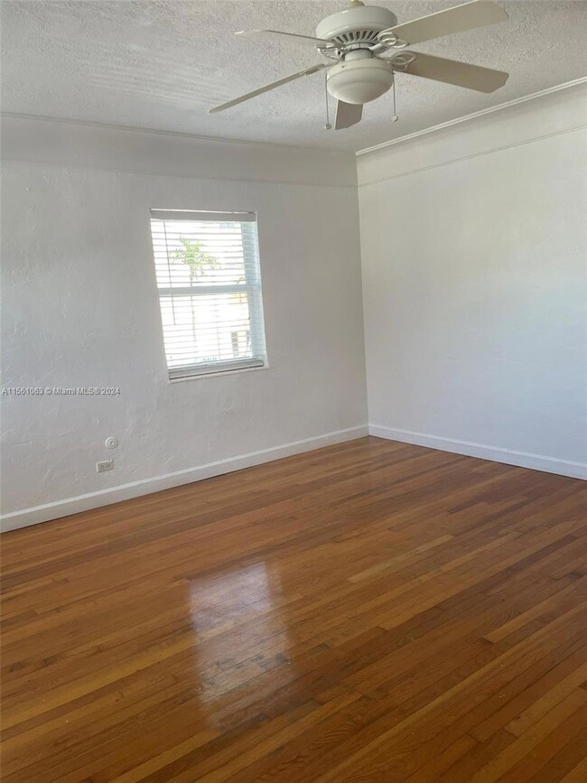 7940 Byron Ave unit 3, Miami Beach, FL 33141 - photo 3