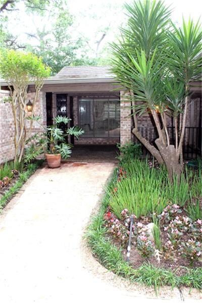 10218 Shady River Dr, Houston, TX 77042 - photo 2