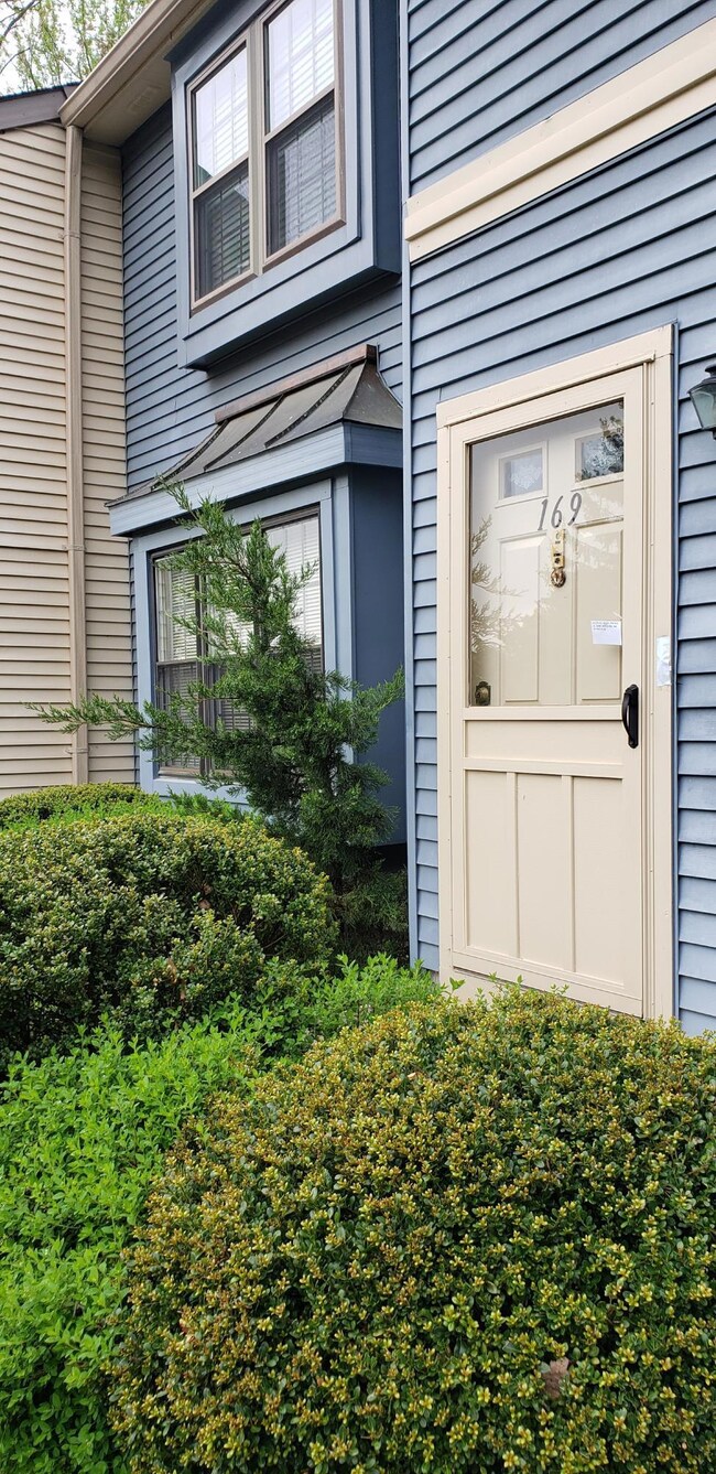 169 Edinburgh Ct, Matawan, NJ 07747 - photo 2