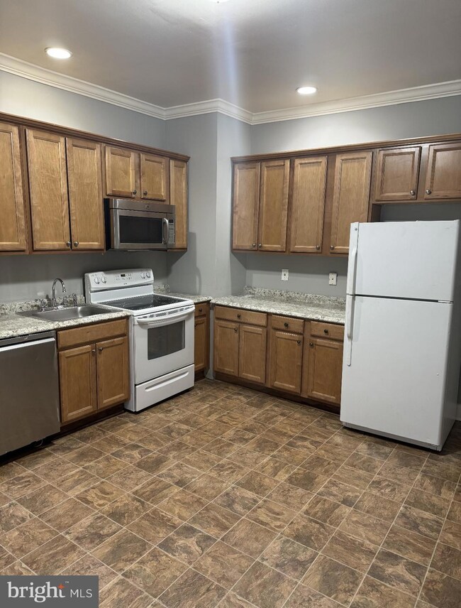 2830 Clifton Park Terrace, Baltimore, MD 21213 - photo 5