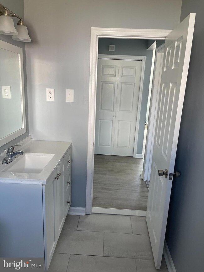 5625 Mcclean Blvd, Baltimore, MD 21214 - photo 7