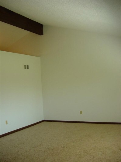 8695 Mathews Ln, Crown Point, IN 46307 - photo 2