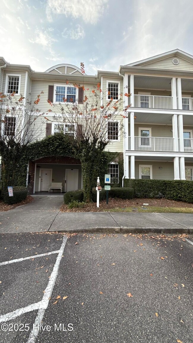 215 Valencia Ct unit 305, Wilmington, NC 28412 - photo 3