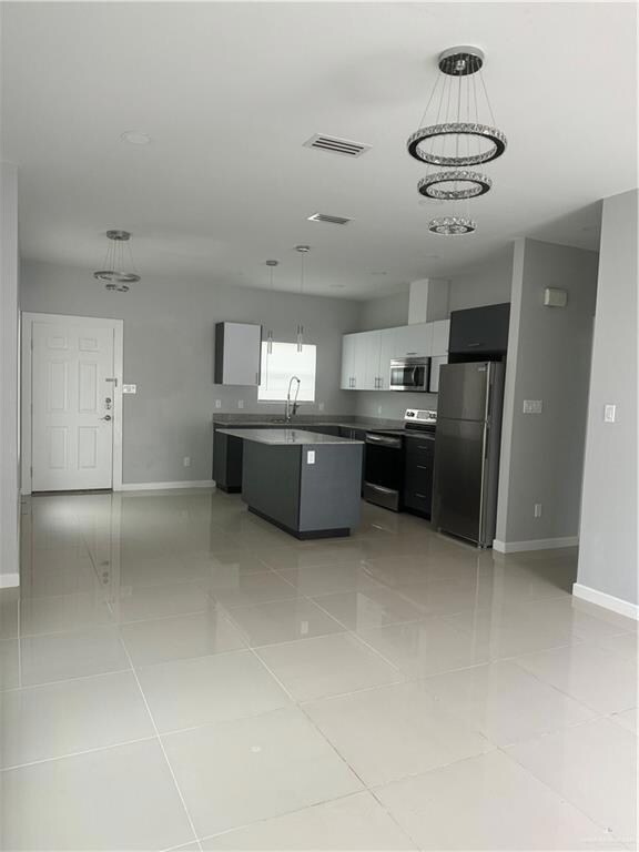 2013 Stardust Ln unit D, Edinburg, TX 78541 - photo 5