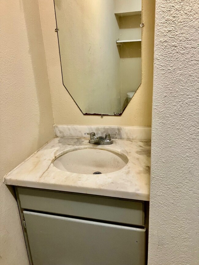 2034 Teal Dr unit B, Spring, TX 77386 - photo 4