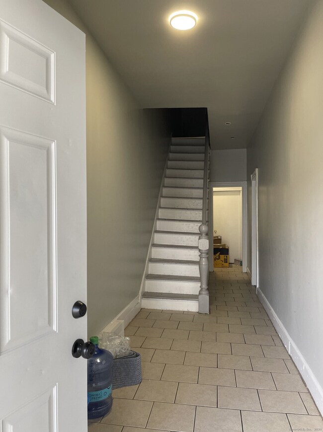100 Putnam St, Bridgeport, CT 06608 - photo 7