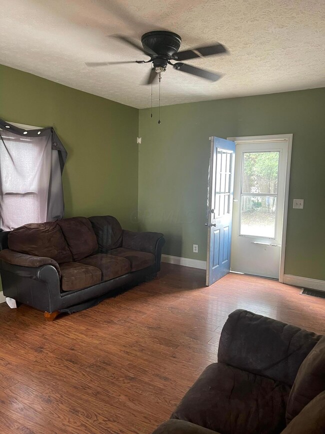 233 Owens St, Marion, OH 43302 - photo 2