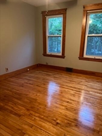 35 Standish St, Worcester, MA 01604 - photo 3