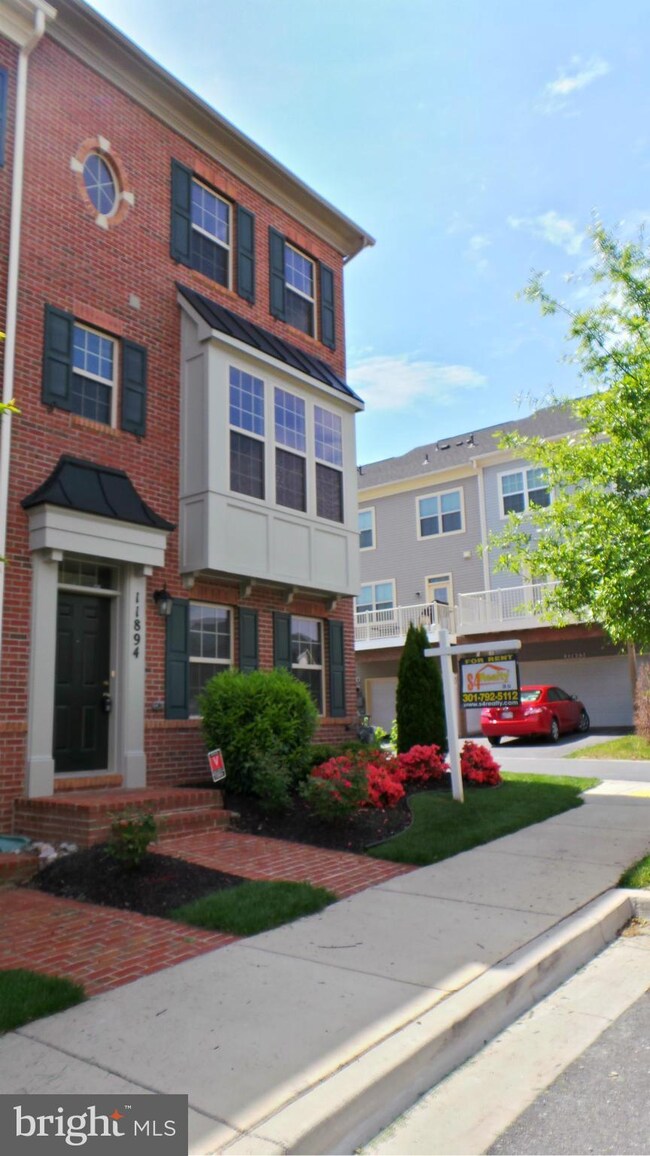 11894 Country Squire Way, Clarksburg, MD 20871 - photo 2