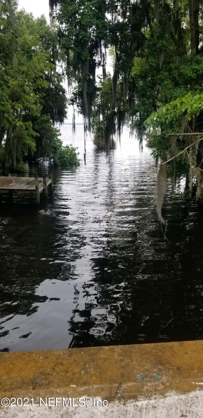 Towards the St John's River