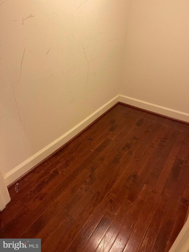 1513 Regent Manor Ct, Silver Spring, MD 20904 - photo 4